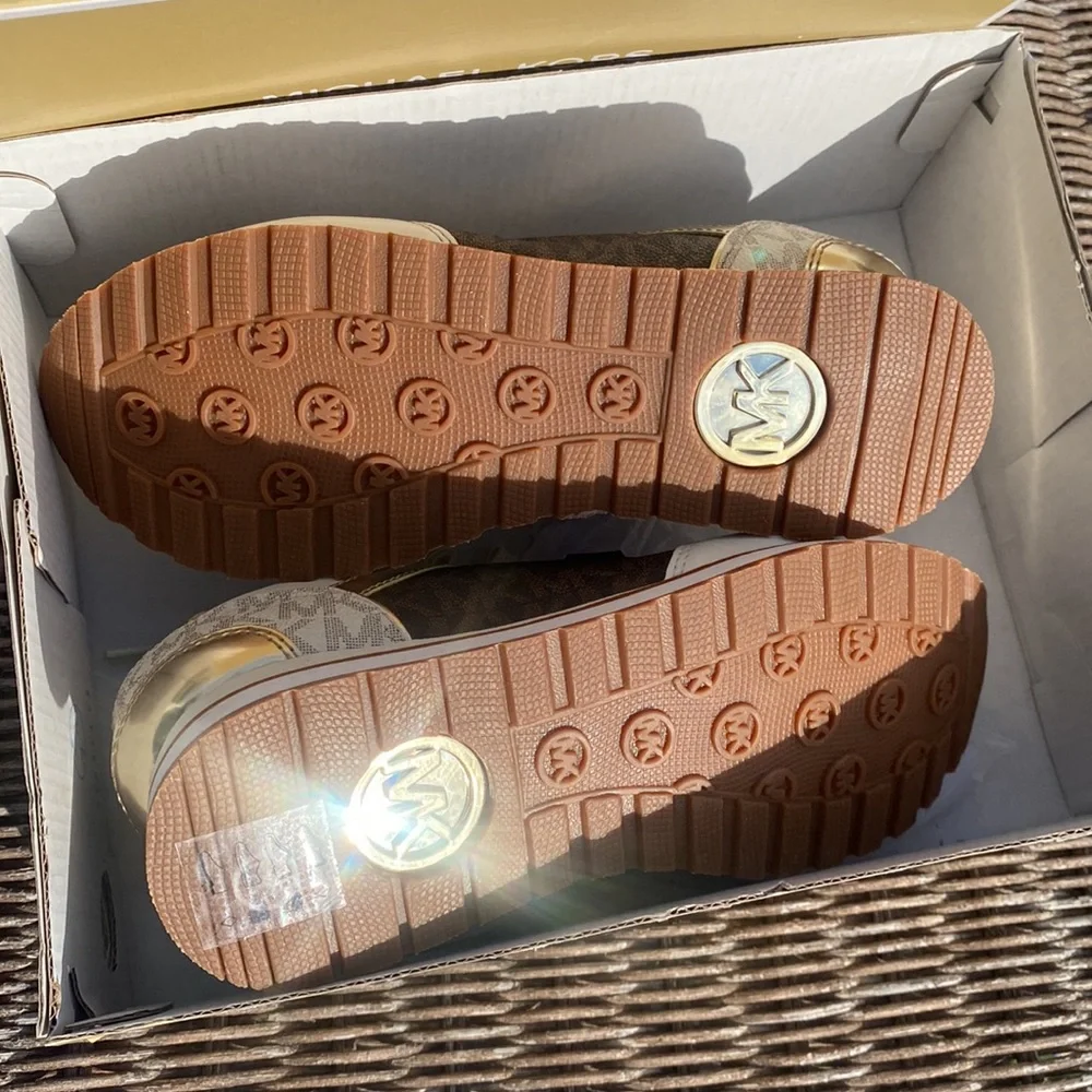 Authentic Michael Kors Sneakers - Picture 5 of 9